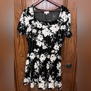 Milly-Shilhouette Flora Fit and Flare. Black/White Floral. Large.